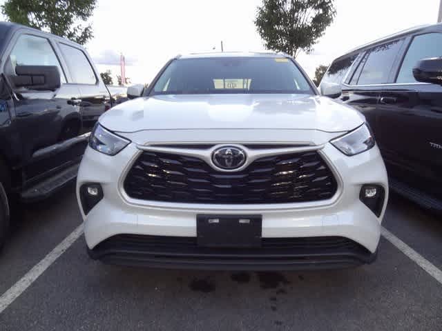 Thumbnail: 2023 Toyota Highlander - 2