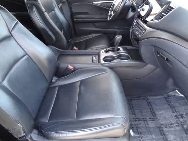 Thumbnail: 2019 Honda Pilot - 19