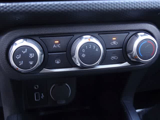 Thumbnail: 2023 Nissan Kicks - 25