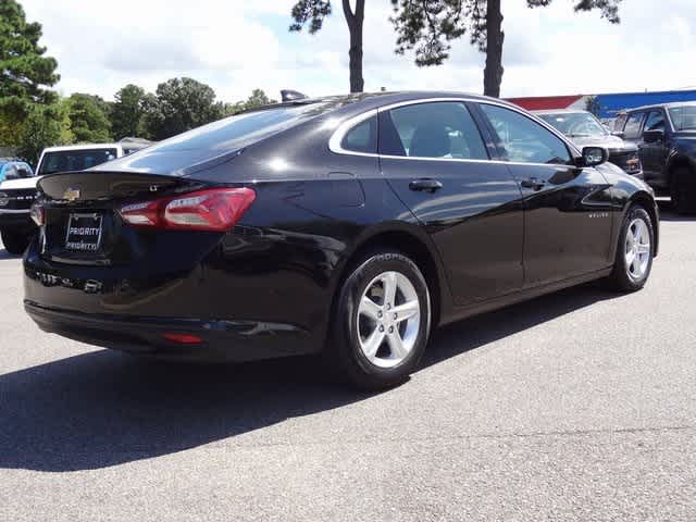 Thumbnail: 2022 Chevrolet Malibu - 3