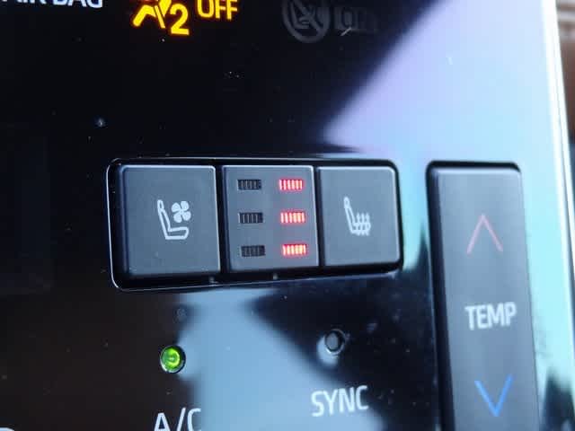 Thumbnail: 2019 Toyota Avalon - 36