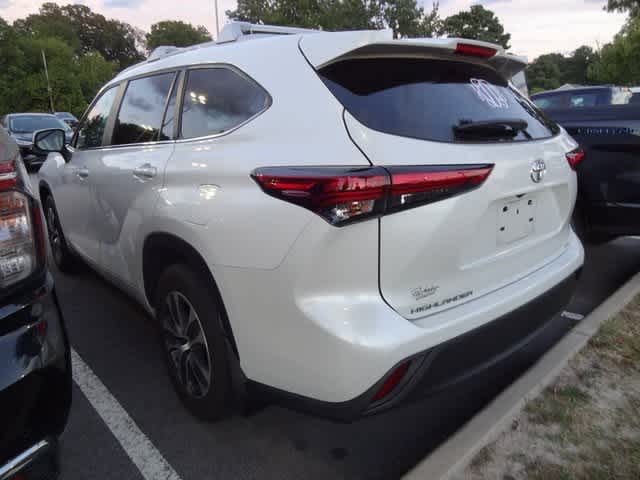 Thumbnail: 2023 Toyota Highlander - 5
