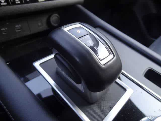 Thumbnail: 2024 Mitsubishi Outlander - 36