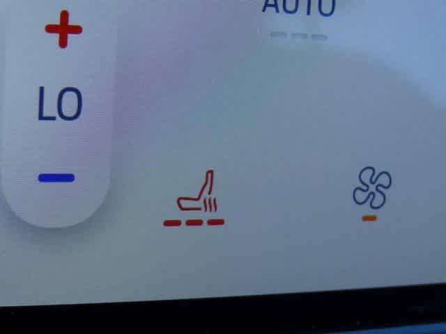 Thumbnail: 2023 Ford Edge - 27