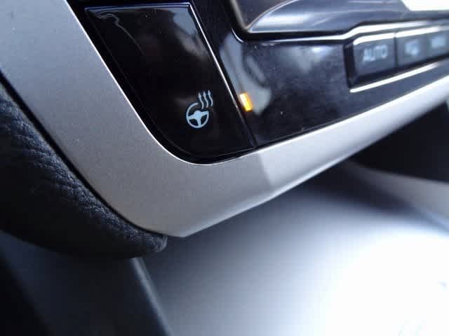 Thumbnail: 2023 Ford Explorer - 32