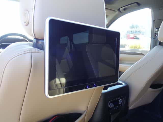 Thumbnail: 2022 Chevrolet Suburban - 10