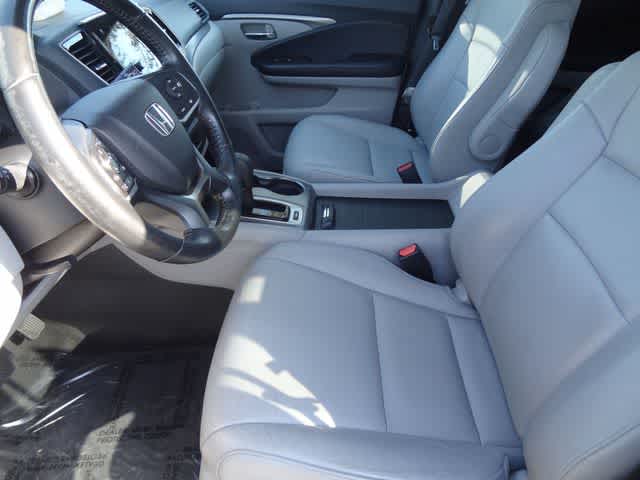 Thumbnail: 2019 Honda Pilot - 6