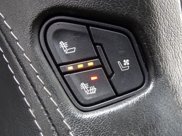 Thumbnail: 2020 GMC Yukon - 37