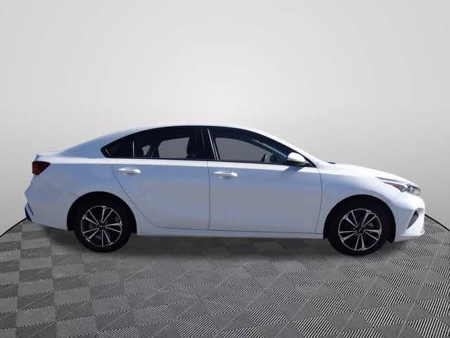Thumbnail: 2023 Kia Forte - 4