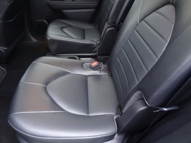 Thumbnail: 2022 Toyota Highlander - 9