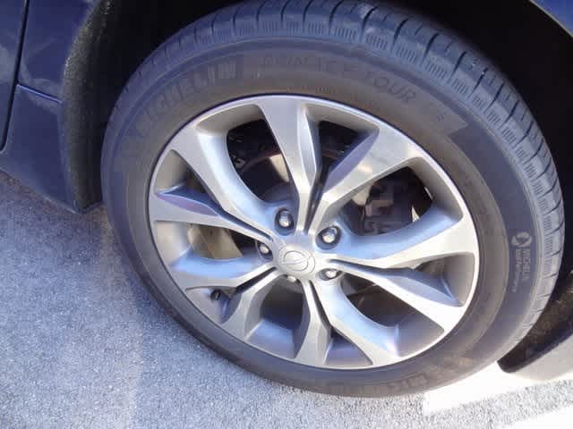 Thumbnail: 2017 Chrysler Pacifica - 16