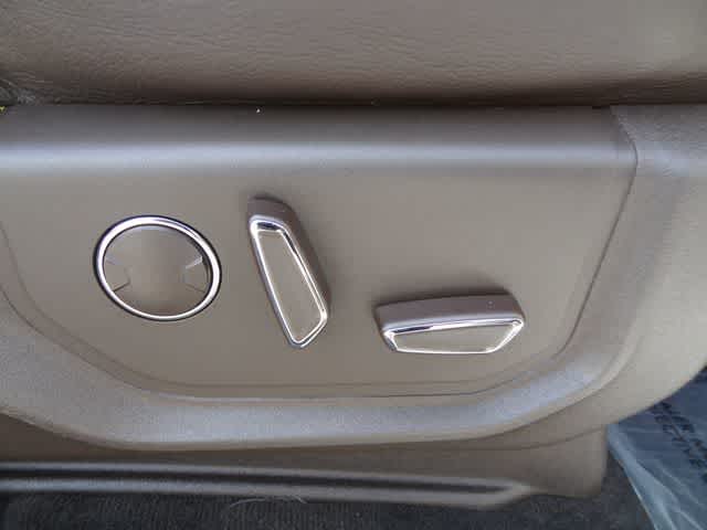 Thumbnail: 2022 Ford Expedition - 19