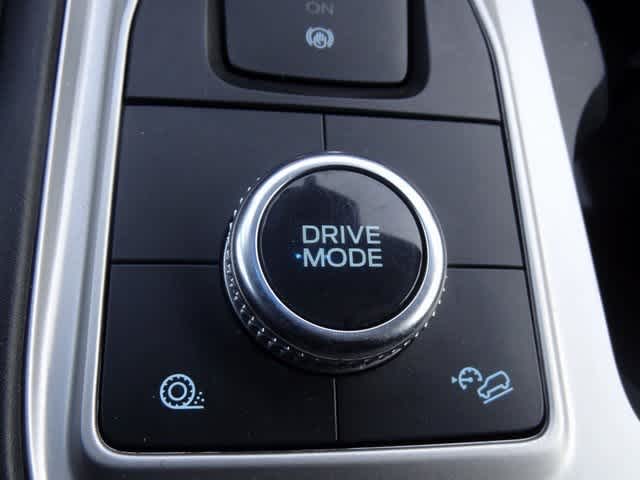 Thumbnail: 2022 Ford Explorer - 32