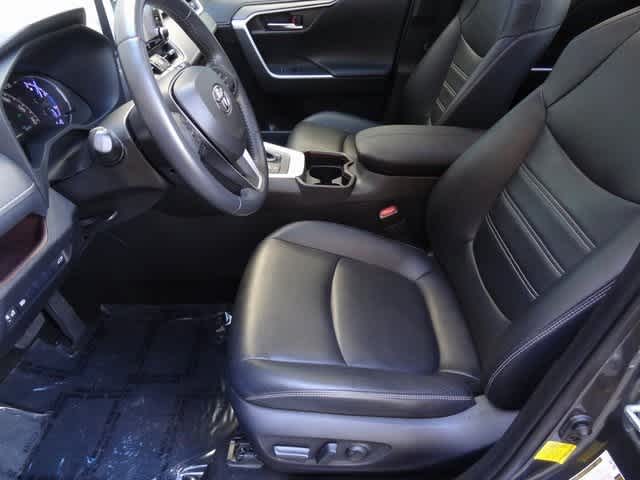 Thumbnail: 2020 Toyota RAV4 - 6