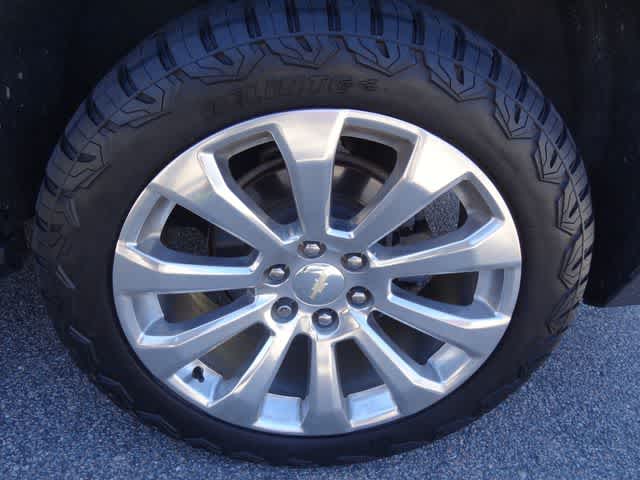 Thumbnail: 2022 Chevrolet Suburban - 24