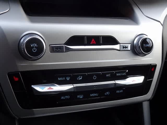 Thumbnail: 2022 Ford Explorer - 28