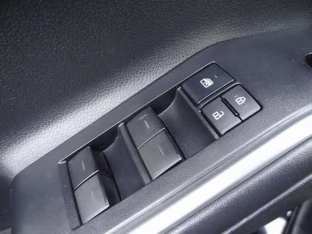 Thumbnail: 2022 Toyota Highlander - 23