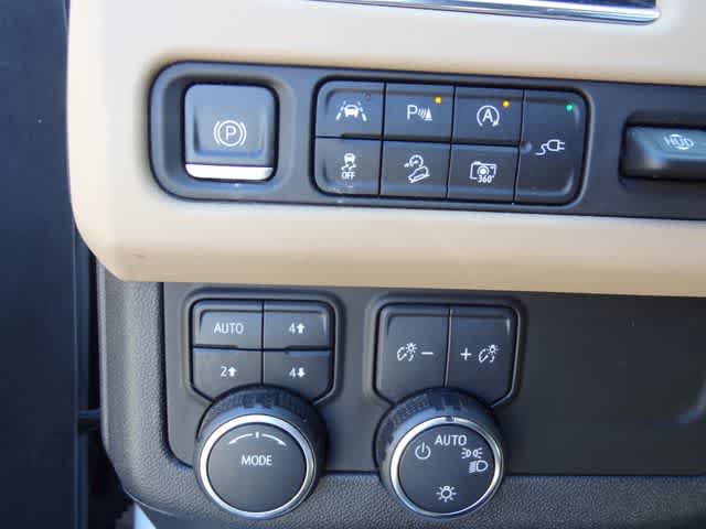 Thumbnail: 2022 Chevrolet Suburban - 18