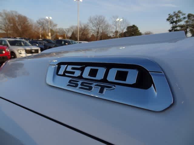 Thumbnail: 2025 RAM 1500 - 19