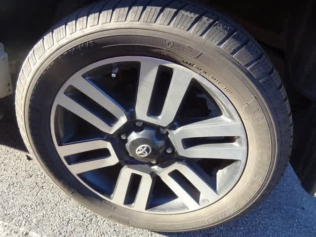 Thumbnail: 2018 Toyota 4Runner - 13