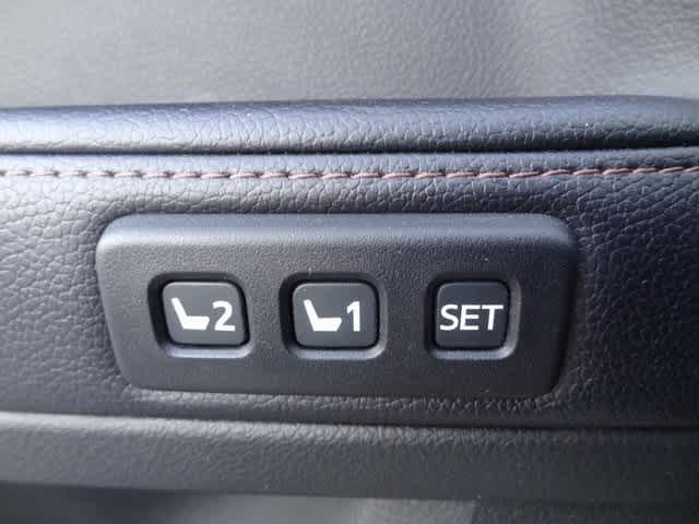 Thumbnail: 2018 Toyota 4Runner - 17