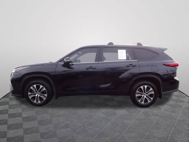 Thumbnail: 2022 Toyota Highlander - 2
