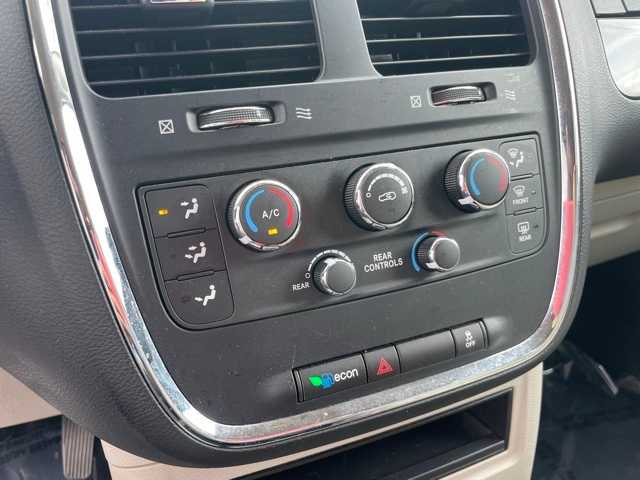 Thumbnail: 2015 Dodge Grand Caravan - 18
