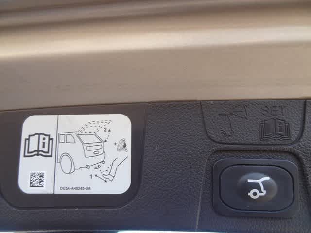 Thumbnail: 2017 Ford C-Max - 11