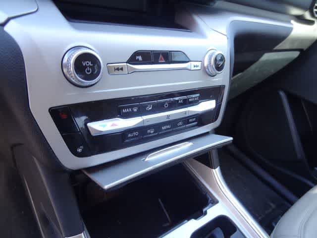 Thumbnail: 2023 Ford Explorer - 9