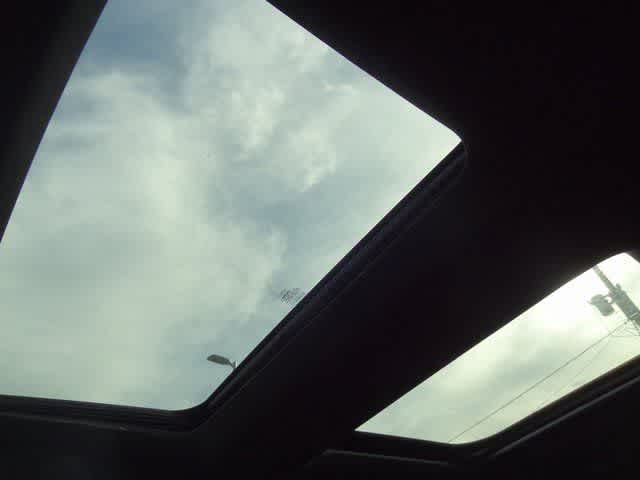 Thumbnail: 2018 Ford Explorer - 9