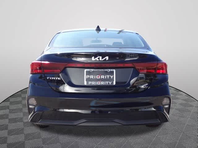 Thumbnail: 2023 Kia Forte - 3