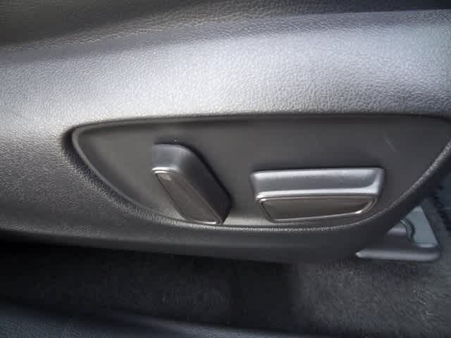 Thumbnail: 2022 Toyota Highlander - 21