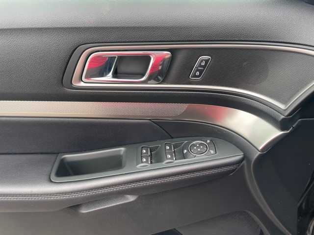 2018 Ford Explorer XLT 12