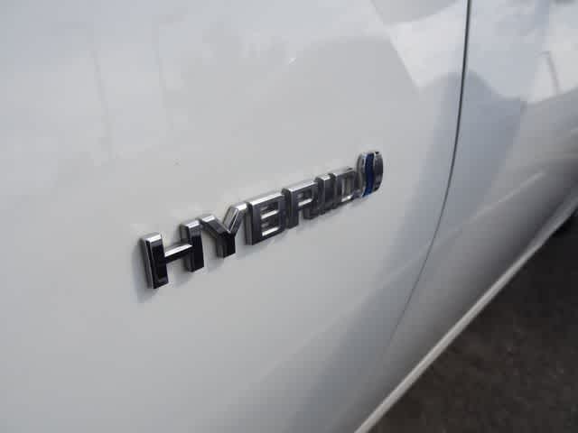 Thumbnail: 2019 Toyota Prius - 16