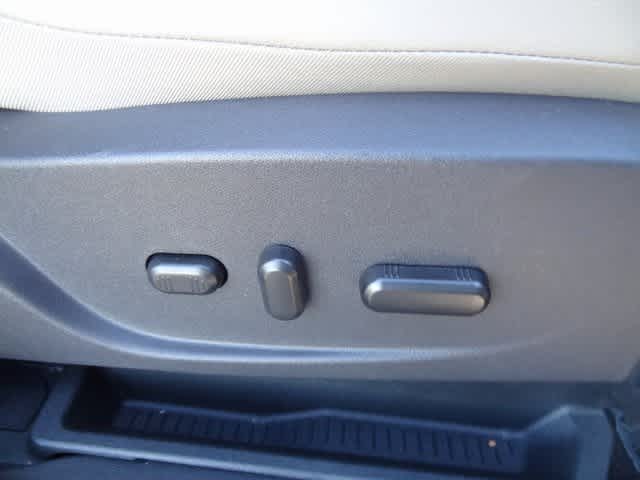 Thumbnail: 2017 Ford C-Max - 17