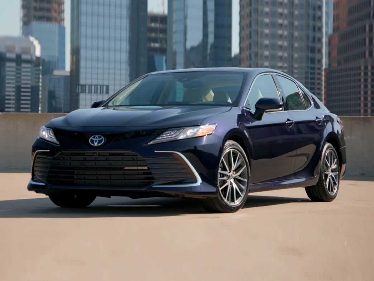 2023 Toyota Camry SE Hero Image