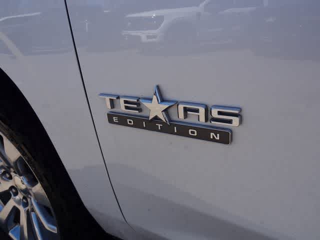 Thumbnail: 2022 Chevrolet Suburban - 15