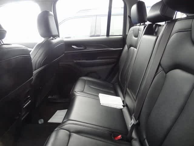 Thumbnail: 2023 Jeep Grand Cherokee - 8