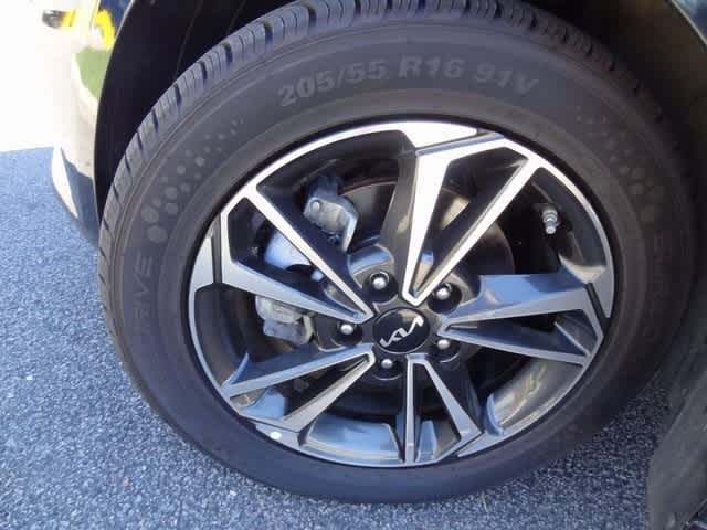 Thumbnail: 2023 Kia Forte - 27