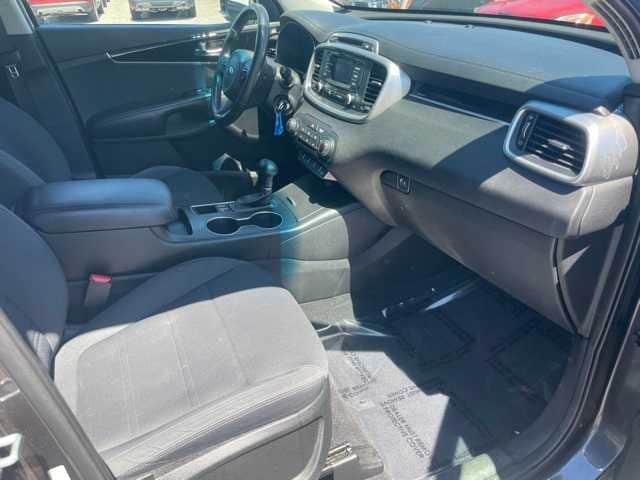 Thumbnail: 2016 Kia Sorento - 26