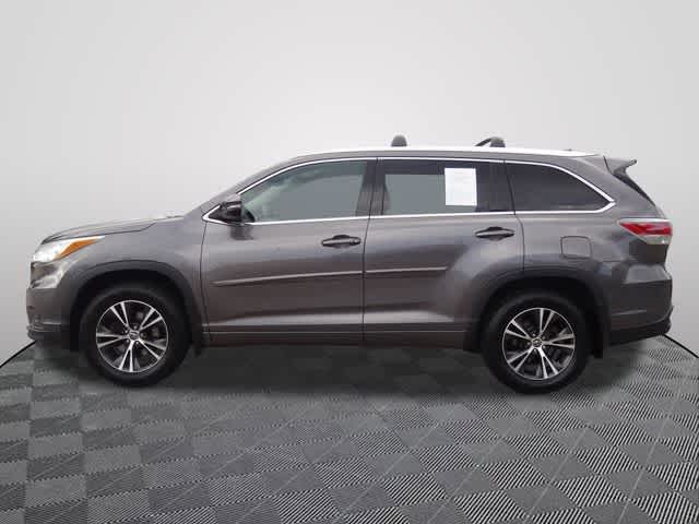 Thumbnail: 2016 Toyota Highlander - 2