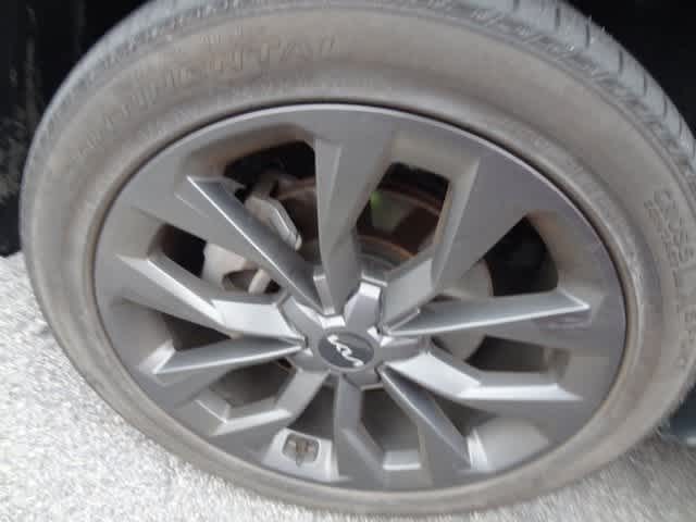 Thumbnail: 2023 Kia Sorento - 15