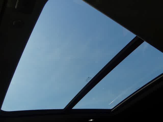 Thumbnail: 2022 Chevrolet Suburban - 8