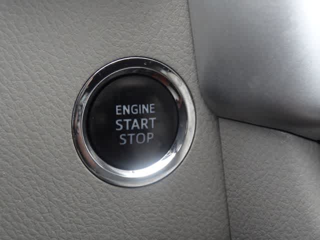 Thumbnail: 2016 Toyota Highlander - 25