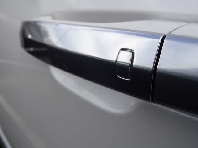 Thumbnail: 2016 Cadillac Escalade - 22