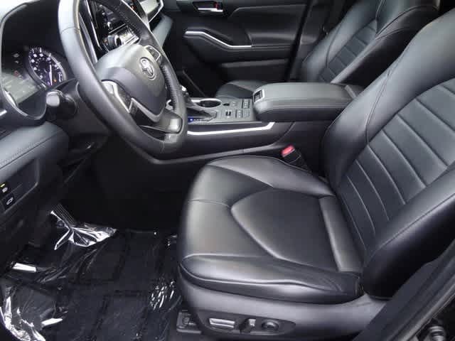 Thumbnail: 2022 Toyota Highlander - 6