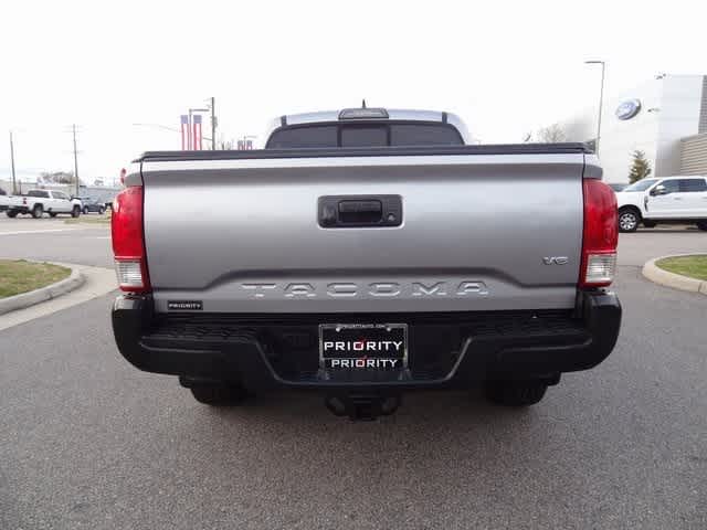 Thumbnail: 2016 Toyota Tacoma - 3