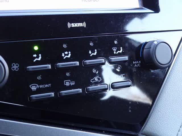 Thumbnail: 2020 Toyota Camry - 26