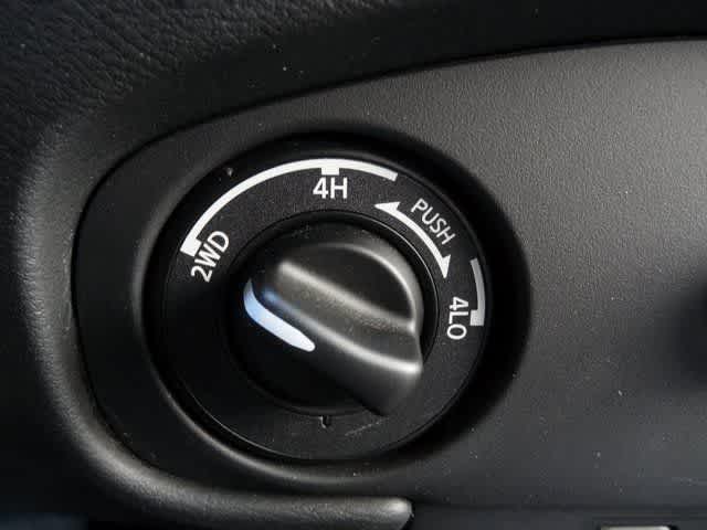 Thumbnail: 2024 Nissan Frontier - 24