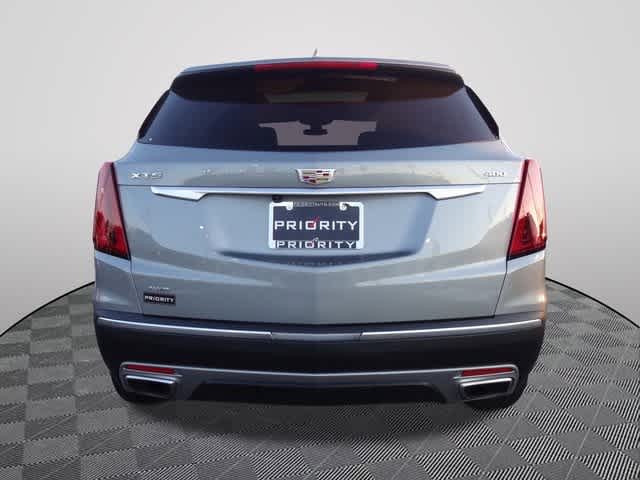 Thumbnail: 2023 Cadillac XT5 - 3